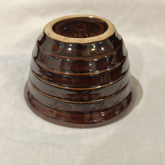 Monmouth Pottery Sm. Beehive Brown Bowl Maple Leaf USA Stoneware. Circa 1930s - Picture 5 of 6